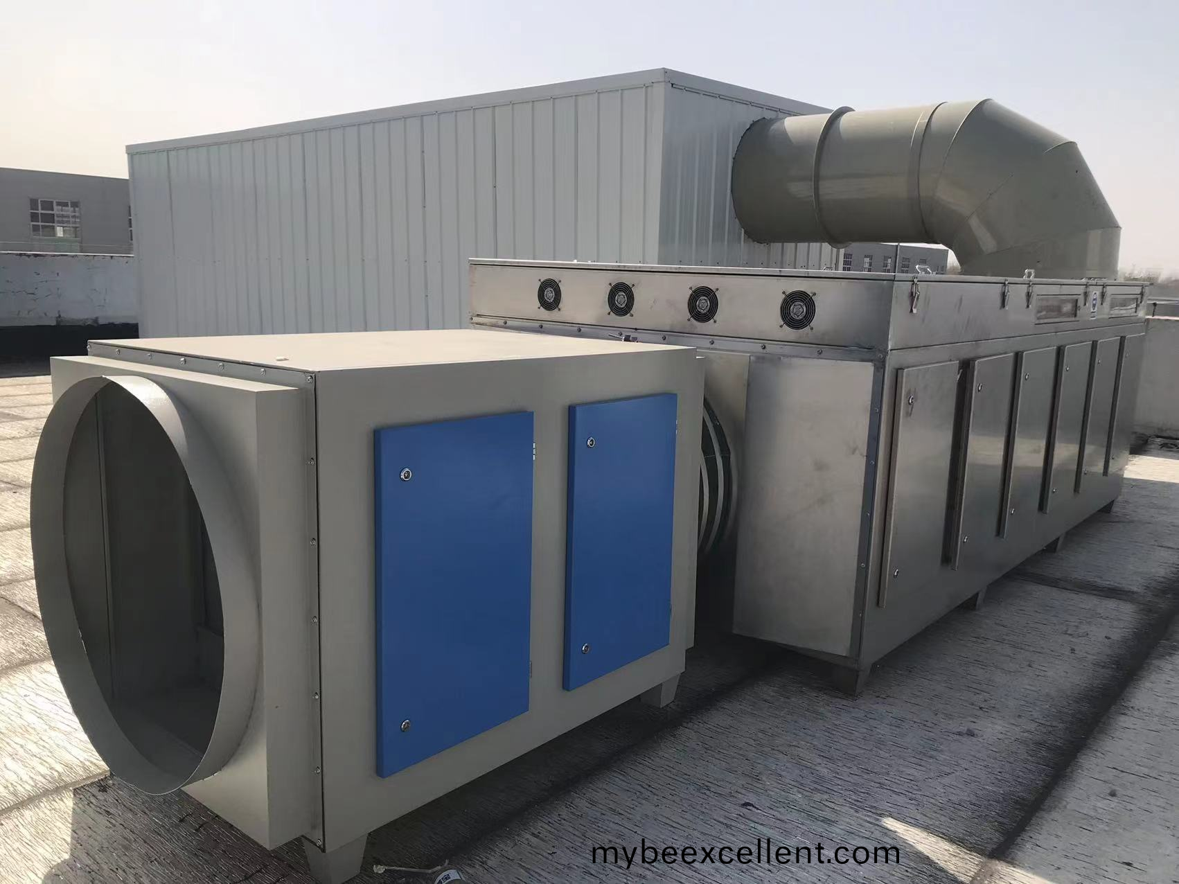 光(guang)氧活性炭(tan)一体机