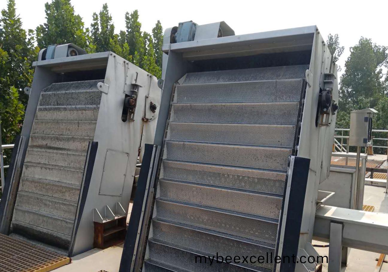 网(wang)板阶梯式格栅(zha)除(chu)污(wu)机