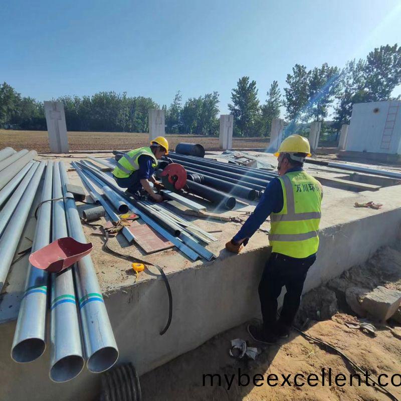 烈日(ri)高(gao)温 万川(chuan)环保(bao)员(yuan)工(gong)奋战(zhan)工(gong)地(di)保(bao)进度