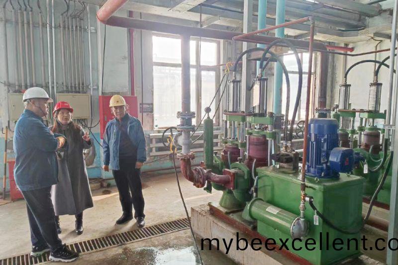 万(wan)川(chuan)环(huan)保集(ji)团(tuan)领导远赴吉林(lin)石(shi)化项目视察： 顺利(li)完(wan)成设(she)备(bei)安装调(diao)试(shi)工作 待交付(fu)甲(jia)方(fang)